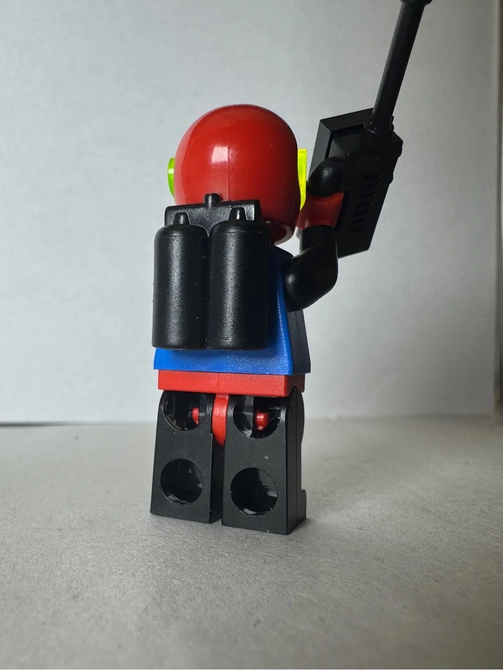 LEGO Space Spyrius minifigure 6705 6949 6959 sp039 Possible Arm Crack - Picture 2 of 4